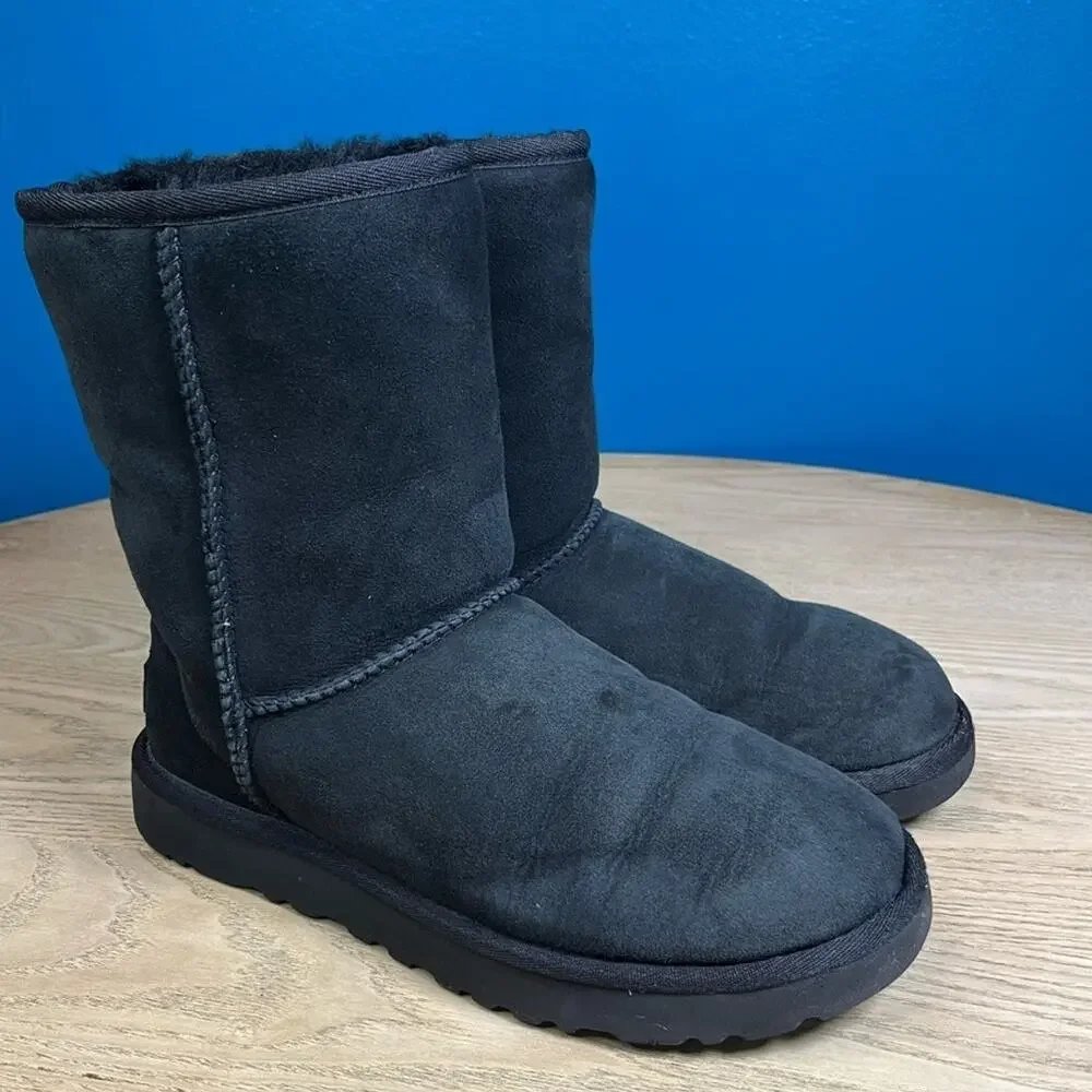 UGG Classic Short II Black Suede Shearling Boots Women’s Size 7